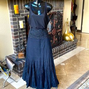 Boho A-Line maxi skirt with detailed beaded waistline. Black XL